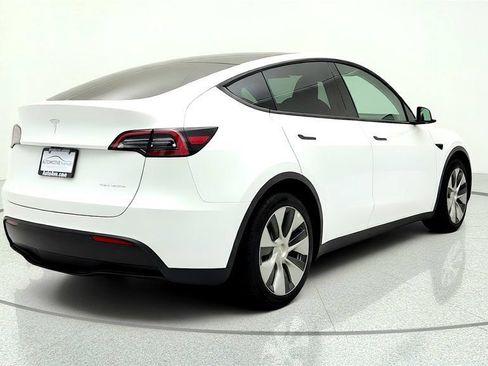 Used 2023 Tesla Model Y Long Range AWD/4WD image 5