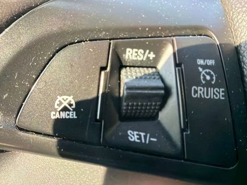 Used 2019 Chevrolet Trax LT w/ LT Convenience Package FWD image 30
