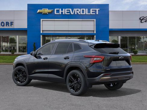 New 2026 Chevrolet Trax ACTIV w/ Sunroof Package FWD image 4