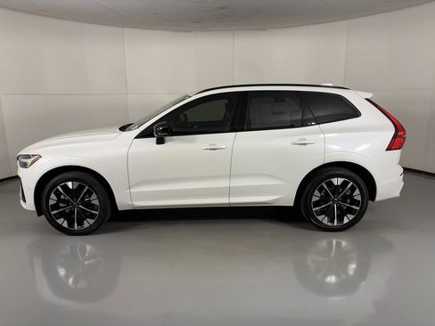 New 2026 Volvo XC60 B5 Plus w/ Climate Package PRO image 5