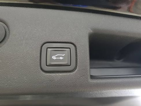 Used 2024 Chevrolet Equinox Premier AWD/4WD image 17