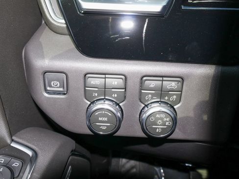 New 2026 GMC Sierra 1500 SLT w/ SLT Premium Package AWD/4WD image 23