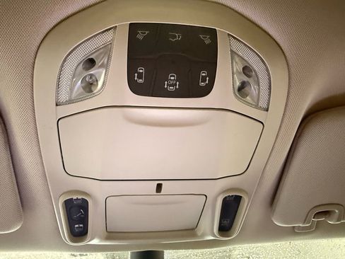 Used 2023 Chrysler Pacifica Limited image 38