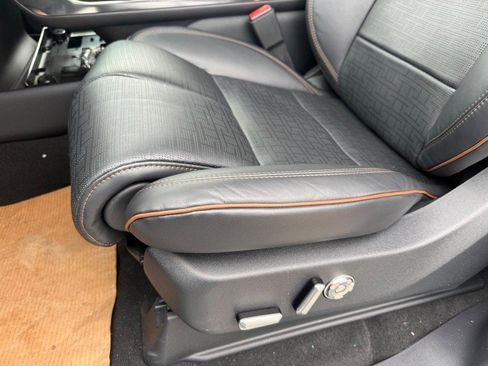 New 2025 Lincoln Navigator L Black Label image 22