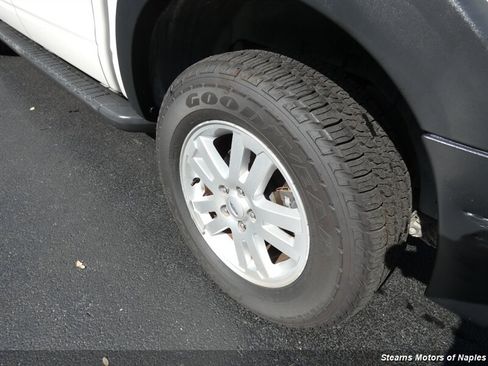 Used 2010 Ford Explorer Sport Trac XLT image 21
