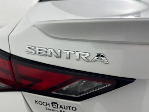 Used 2022 Nissan Sentra SR w/ SR Premium Package FWD image 19