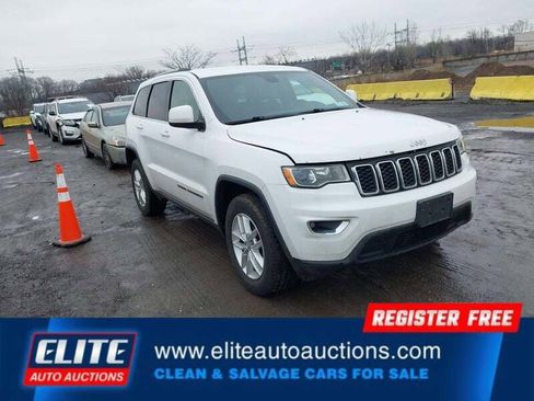 Used 2017 Jeep Grand Cherokee Laredo w/ Quick Order Package 23E image 2