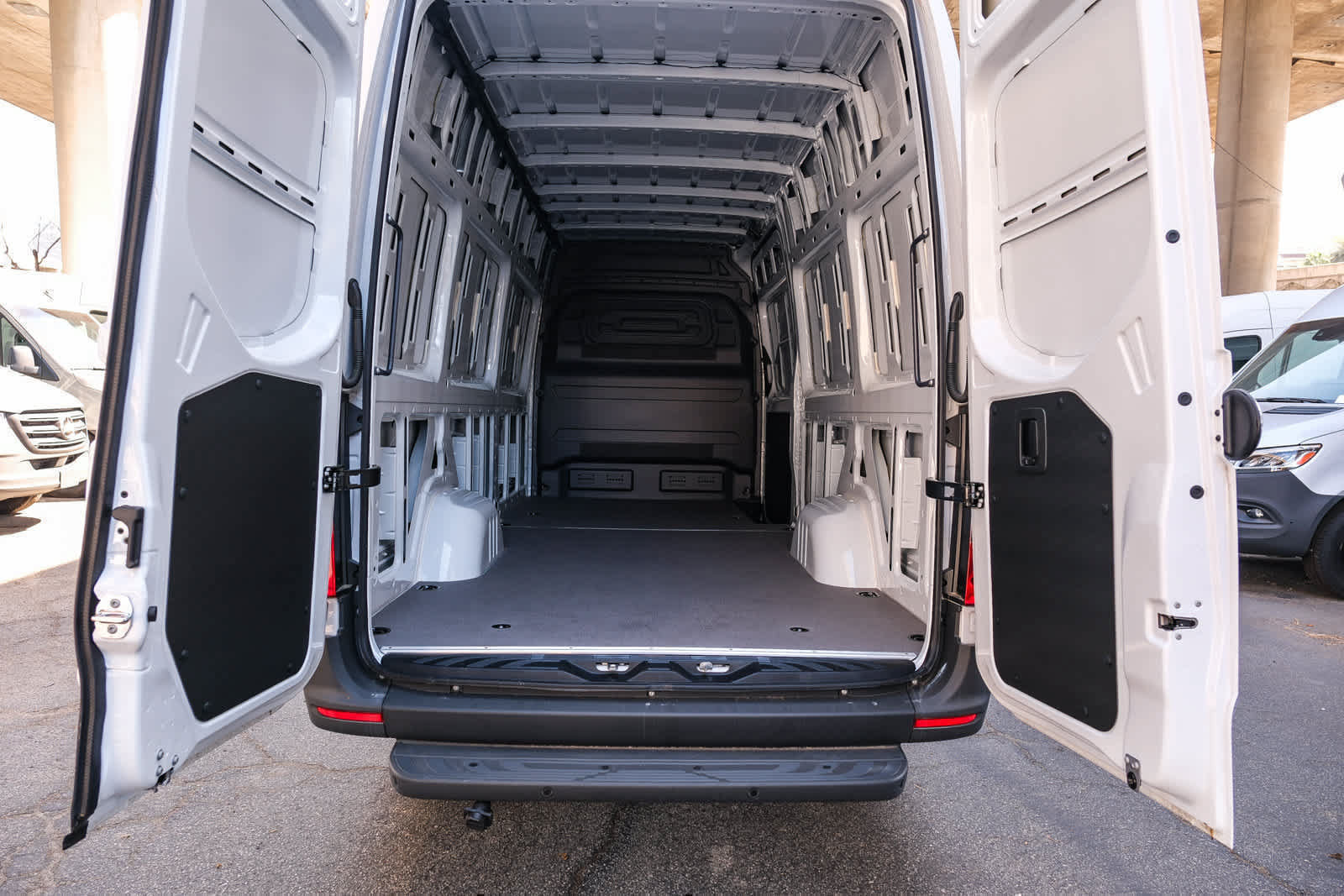 New 2025 Mercedes-Benz eSprinter 170 Cargo image 25