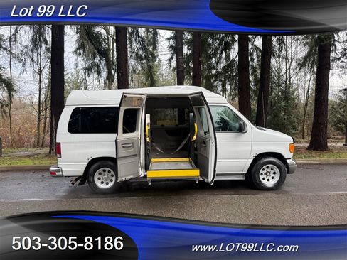 Used 2005 Ford E-150 and Econoline 150 Wagon image 3