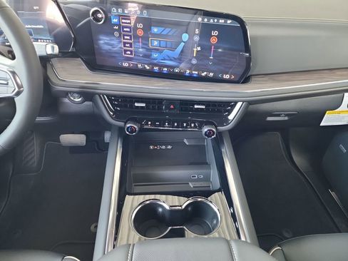 New 2026 Chevrolet Suburban Premier w/ Sun And Tow Package image 25