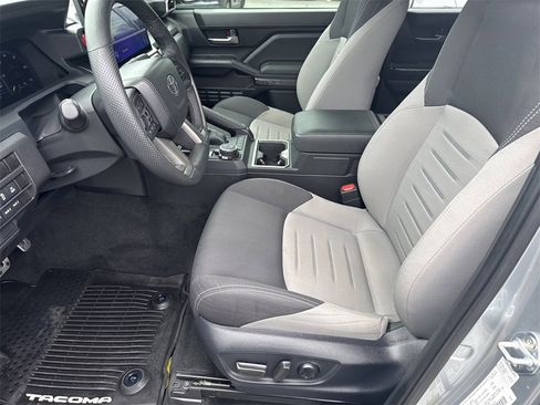 Used 2024 Toyota Tacoma TRD Sport image 9
