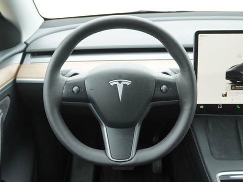Used 2023 Tesla Model Y Long Range AWD/4WD image 15