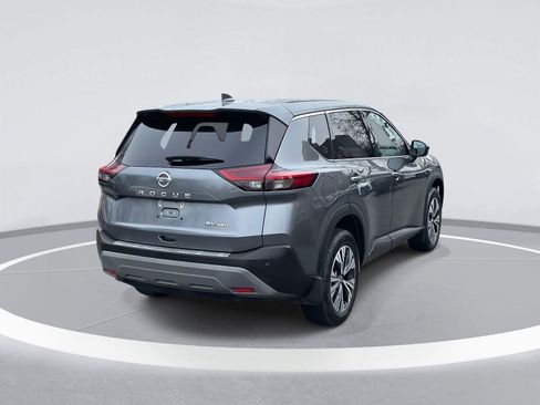 Used 2021 Nissan Rogue SV image 5