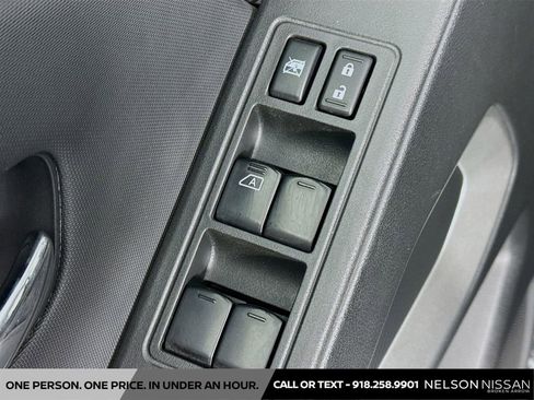 Used 2024 Nissan Frontier SV w/ Technology Package RWD image 17