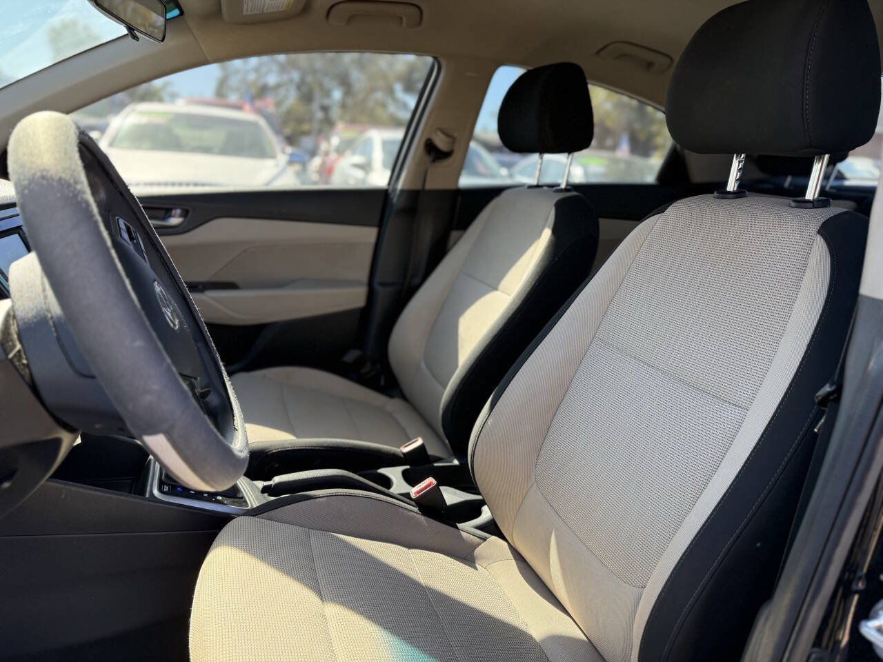 Used 2019 Hyundai Accent SE FWD image 11