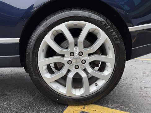 Used 2015 Land Rover Range Rover Supercharged image 19