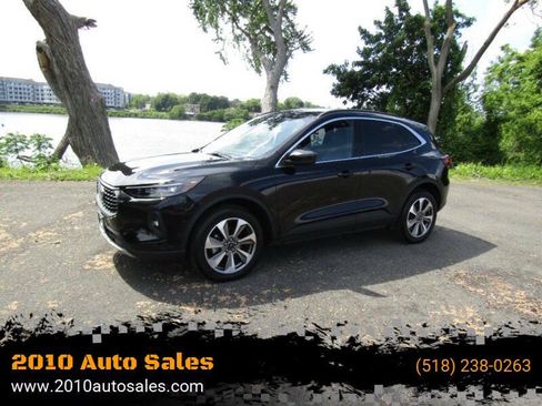 Used 2025 Ford Escape Platinum AWD/4WD image 1