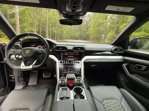 Used 2020 Lamborghini Urus AWD/4WD image 13