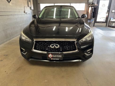 Used 2019 INFINITI Q50 Luxe w/ Essential Package (3.0T Luxe) AWD/4WD image 3