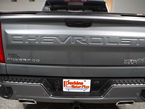 Used 2021 Chevrolet Silverado 1500 High Country w/ Safety Package II image 8