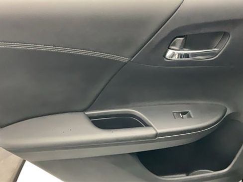 Used 2013 Honda Accord Touring image 19