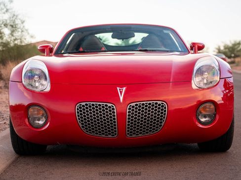 Used 2009 Pontiac Solstice Coupe RWD image 11