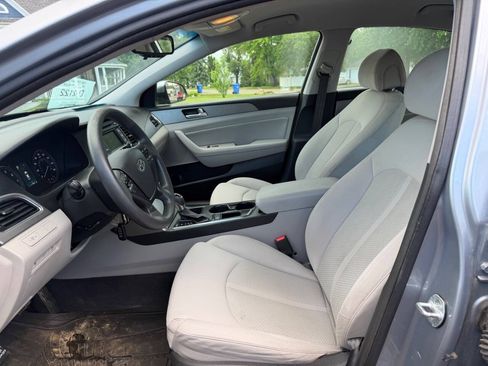Used 2015 Hyundai Sonata SE w/ Option Group 09 FWD image 10