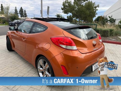 Used 2012 Hyundai Veloster w/ Style Pkg image 8