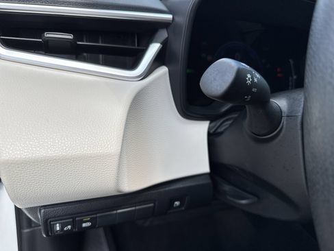 Used 2026 Toyota Corolla LE w/ LE Premium Package FWD image 28