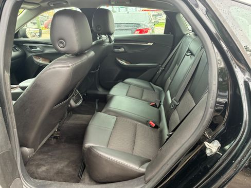 Used 2015 Chevrolet Impala LT FWD image 9