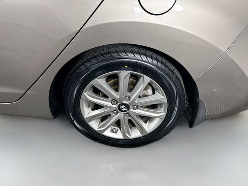 Used 2014 Hyundai Elantra SE w/ Option Group 02 FWD image 33