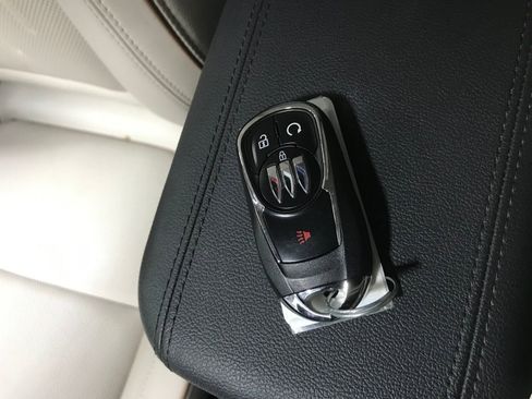 Used 2024 Buick Encore GX Avenir AWD/4WD image 12