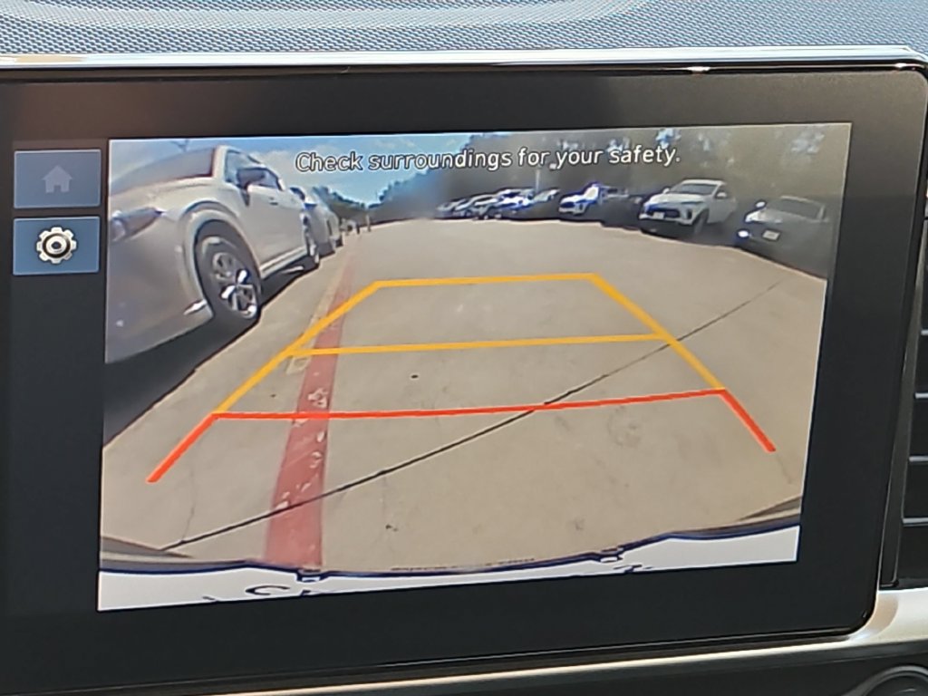 Used 2025 Hyundai Venue SEL FWD image 18