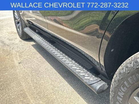 Used 2023 Chevrolet Tahoe Z71 w/ Luxury Package AWD/4WD image 11