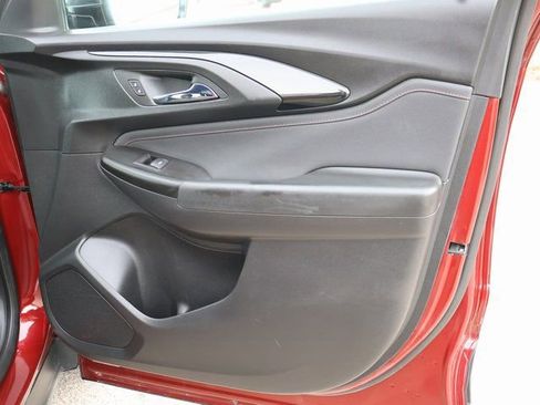 Used 2023 Chevrolet TrailBlazer RS w/ Sun and Liftgate Package image 9