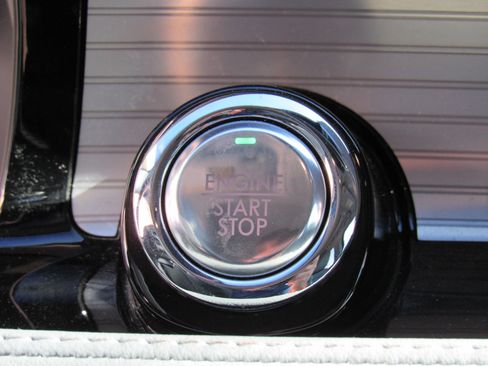 Used 2022 Lincoln Corsair Reserve w/ Equipment Group 201A image 19