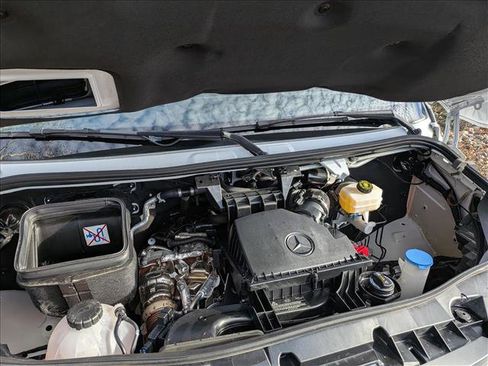 Used 2024 Mercedes-Benz Sprinter 2500 image 10