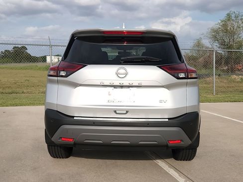 Certified 2023 Nissan Rogue SV image 9