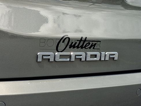 Used 2019 GMC Acadia Denali w/ Technology Package AWD/4WD image 30