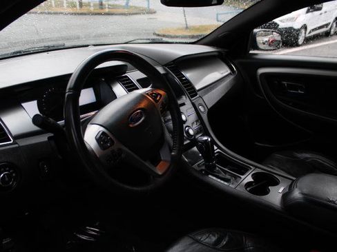 Used 2018 Ford Taurus SEL w/ Equipment Group 201A FWD image 10