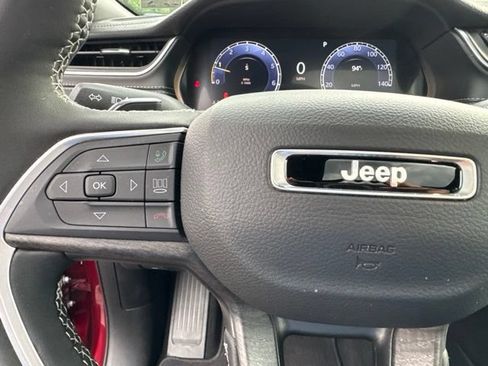 Used 2025 Jeep Grand Cherokee L Limited AWD/4WD image 40