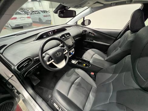 Used 2017 Toyota Prius Four w/ Advanced Technology Package image 26