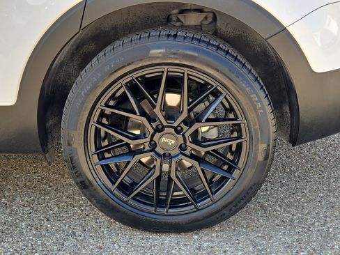 Used 2021 Kia Telluride LX AWD/4WD image 11