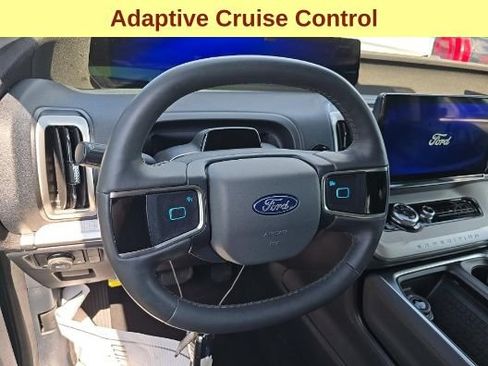 Used 2025 Ford Expedition Active AWD/4WD image 11