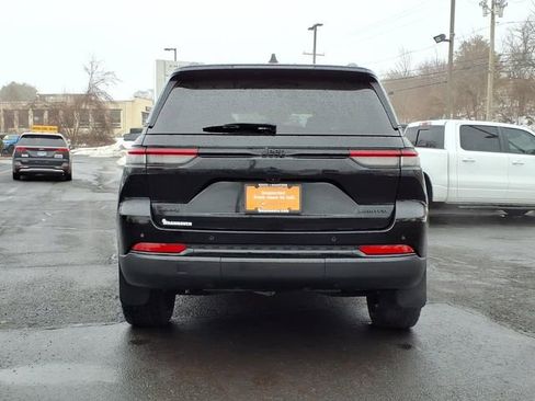 Certified 2023 Jeep Grand Cherokee Limited w/ Black Appearance Package image 4