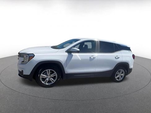 Used 2024 GMC Terrain SLE FWD image 8