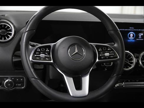 Used 2023 Mercedes-Benz GLA 250 w/ Premium Package image 7