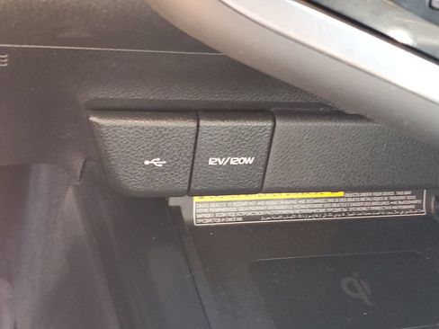 Certified 2020 Toyota Camry XLE FWD image 28