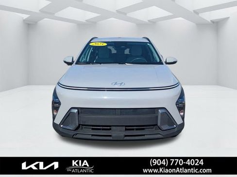 Used 2025 Hyundai Kona SEL image 8