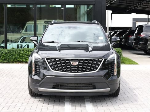 Used 2022 Cadillac XT4 Premium Luxury w/ Cold Weather Package FWD image 3